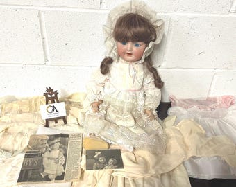 Antique Kammer And Reinhardt, Simon and Halbig No.126 Doll With 11 Items Of Handmade Clothes