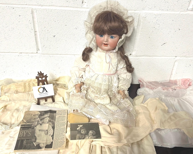 Antique Kammer And Reinhardt, Simon and Halbig No.126 Doll With 11 Items Of Handmade Clothes
