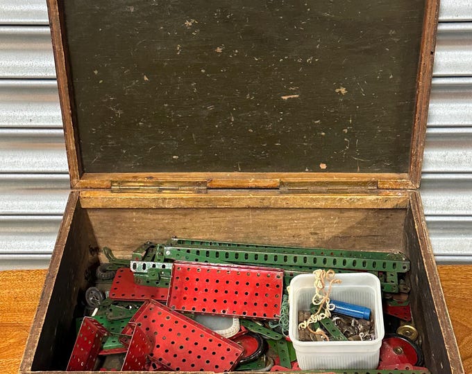 Vintage Meccano Joblot Kept Within A Vintage Wooden Box Case With Leather Handle