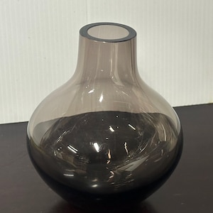 Gorgeous Vintage Retro Mid Century Smoked Glass Vase