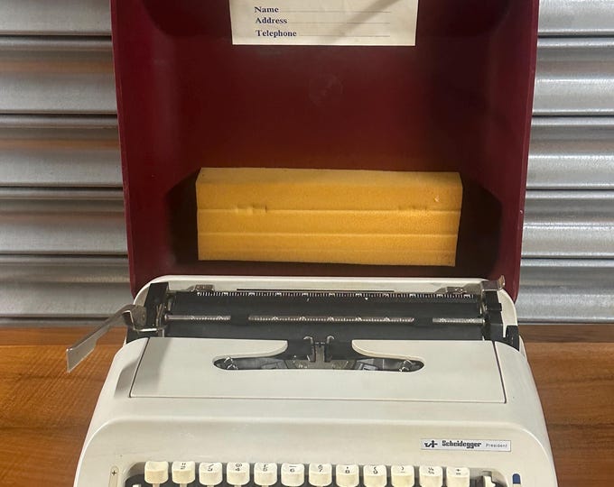 Working 1970s Scheidegger President (Olivetti) Typewriter With Hard Plastic Case