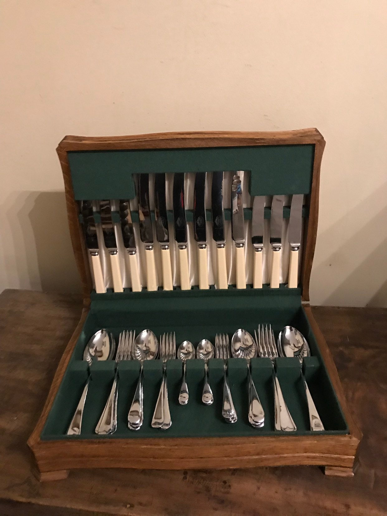 Vintage 1930’s Chronium Utility 38 Piece Oak Boxed Cutlery Set