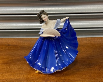 Royal Doulton HN2791 “Elaine” Figurine – Modelled by Peggy Davies – Elegant Lady Figure