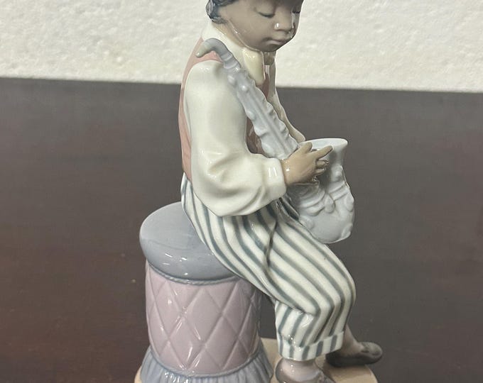 Beautiful Lladro ‘Jazz Sax’ 5833 Figurine