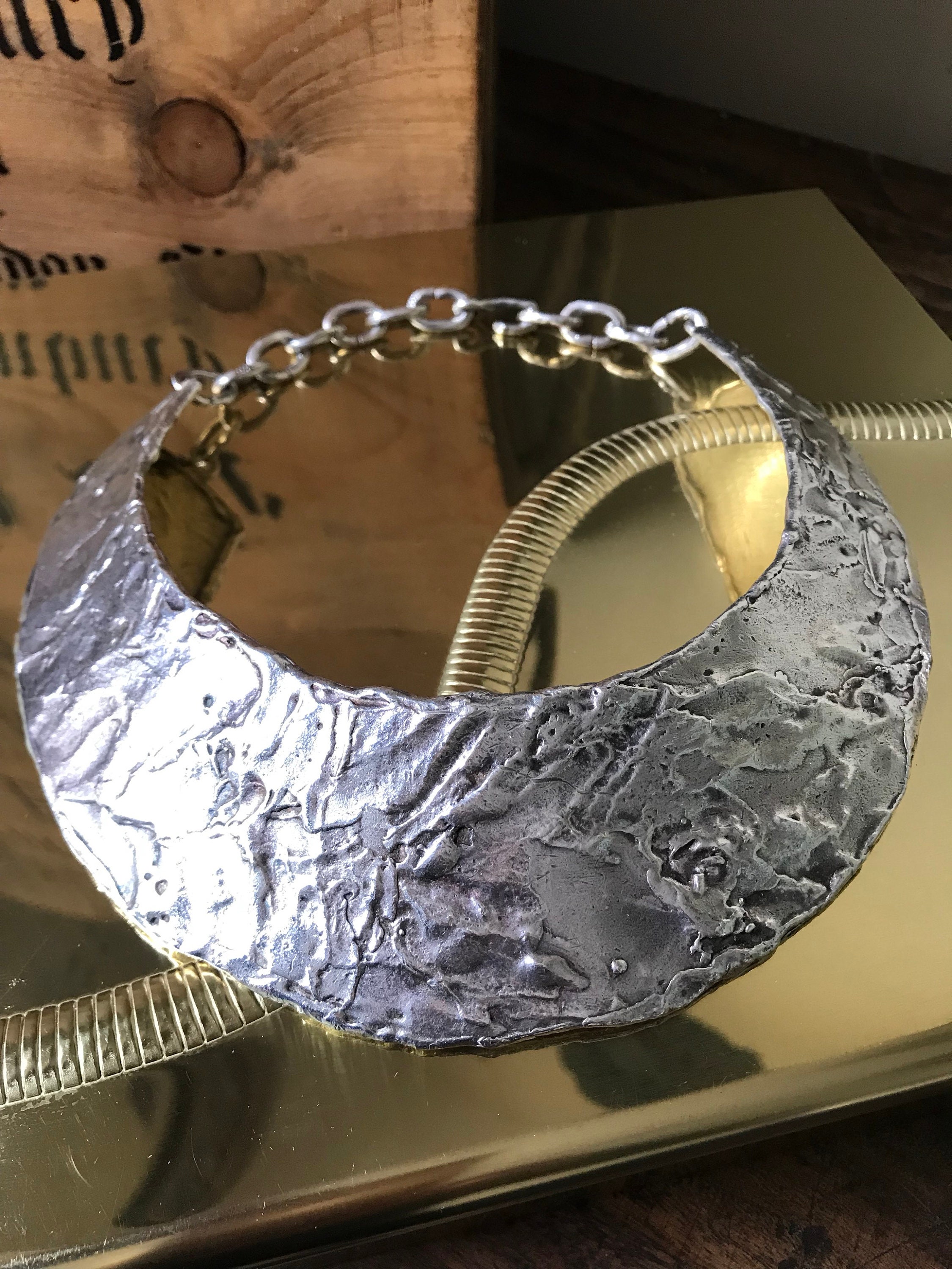 Collier Ras De Cou Vintage Biche De Bere - Organza Et Métal - Style Brutaliste Années 90