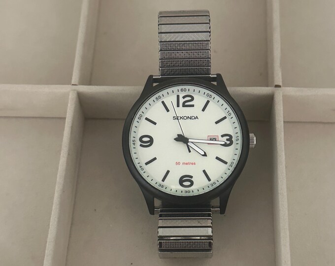 Vintage Men’s Sekonda Luminous 1506 Watch With Metal Strap - Good Condition