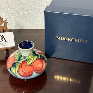 Beautiful 1990’s Moorcroft Squat Vase With Box