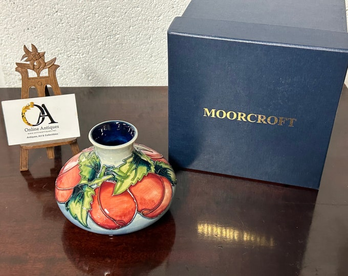 Beautiful 1990’s Moorcroft Squat Vase With Box