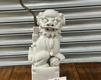 Vintage Blanc de Chine Style Foo Dog / Guardian Lion Table Lamp