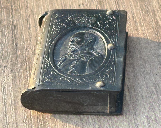Antique King Edward VII Bakelite / Vulcanite Vesta Match Case