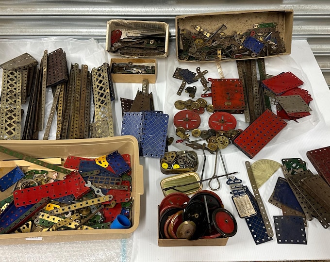 Large Vintage Meccano Job Lot – Mixed Parts, Panels, Girders, Wheels, Plates Etc