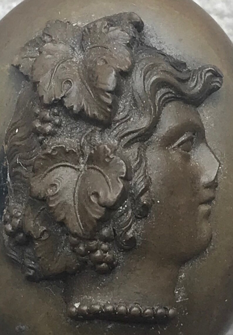 19th Century Victorian Whitby Jet Mourning Locket with Loved One/'s Hair