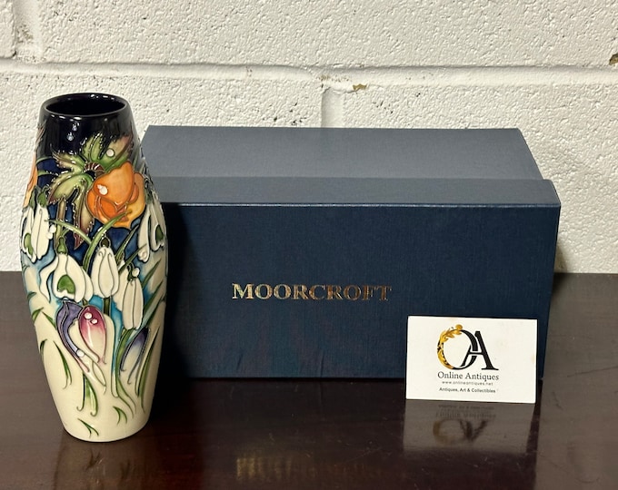 Stunning Moorcroft Vase Snowtime Pattern by Emma Bossons with the Moorcroft Presentation Box