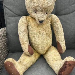 Large Vintage Circa 1930’s Fully Jointed Straw Stuffed Teddy Bear With A Growler