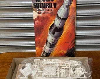 Vintage 1970’s Airfix Apollo Saturn V Space Rocket 1/144 Model Kit Original Packaging