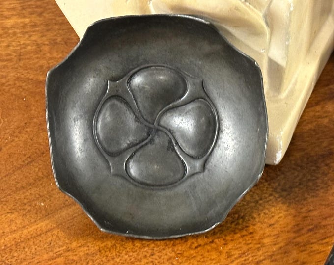 Arts & Crafts / Art Nouveau Metal Dish Tray Floral Motif Lobed Rim Vintage