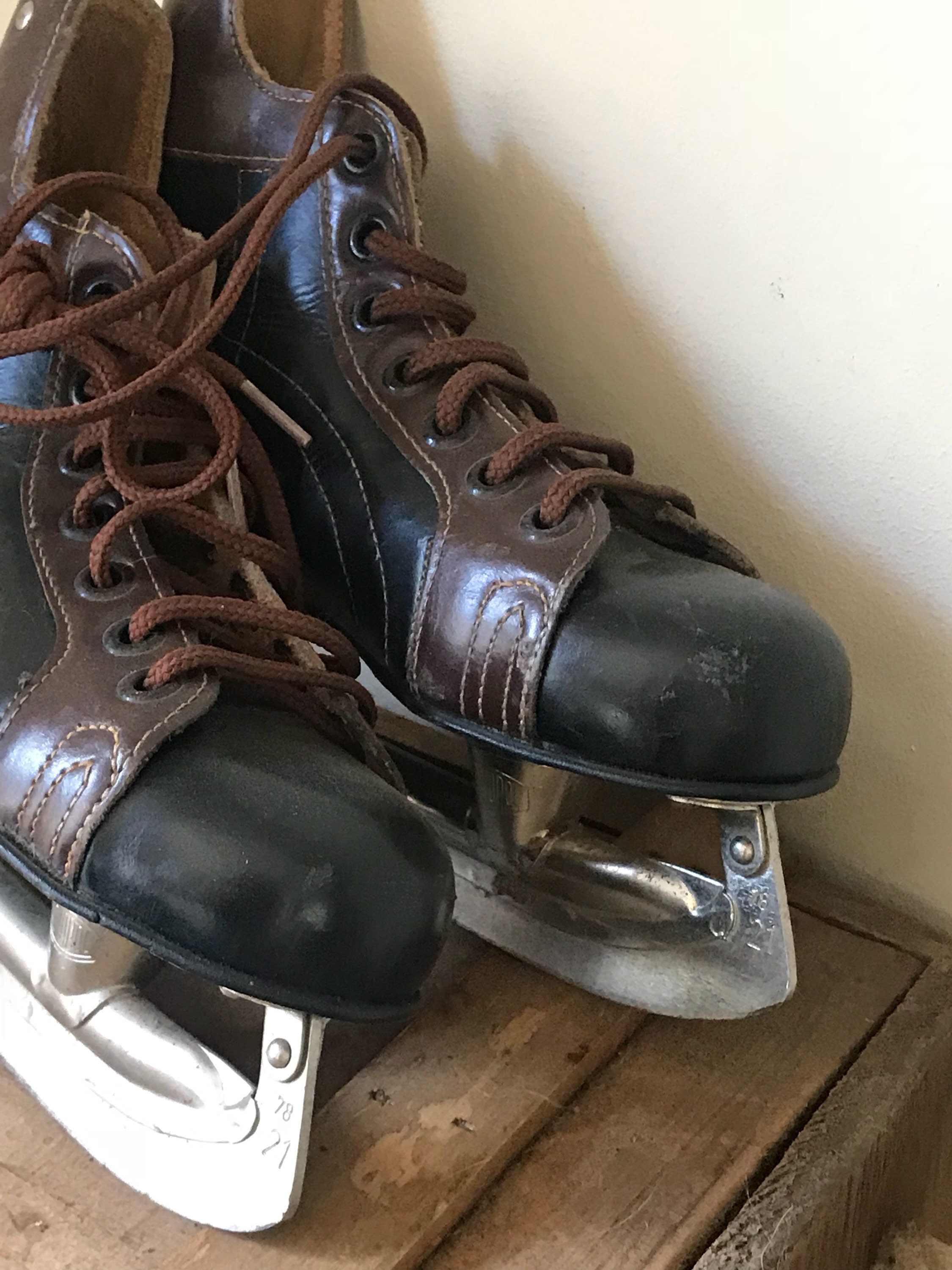 Vintage 1960’s Leather Kovopol Ice Skates Great Display Item