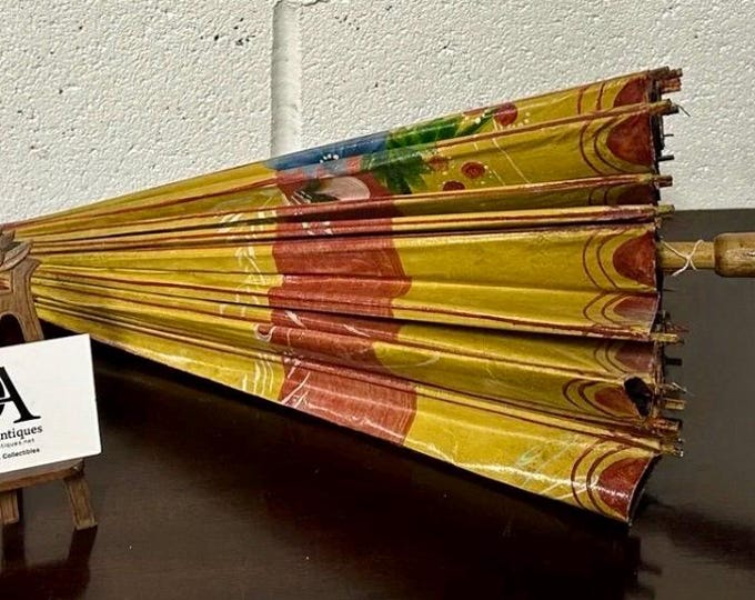Beautiful Antique Circa 1920’s Hand Painted Oriental Parasol
