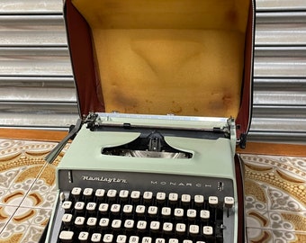 Fabulous Original Retro Remington Monarch Portable Typewriter With Case