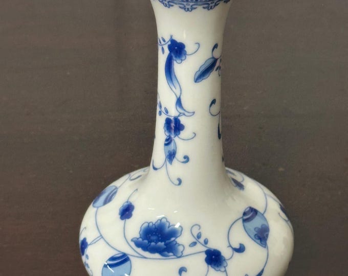 Vintage Small Chinese Blue & White Porcelain Vase