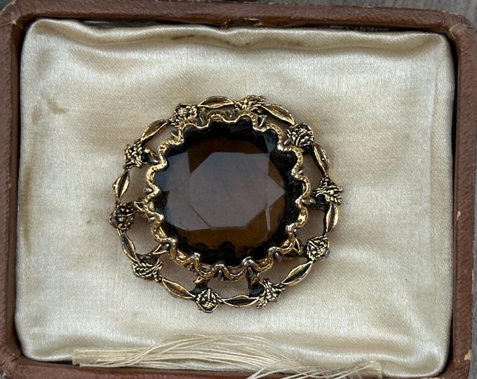 Stunning Vintage Gold-Tone Floral Brooch with Large Faceted Smoky Quartz Glass Stone - Elegant Statement Piece