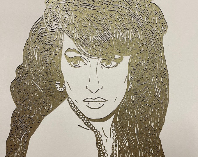 Superb Limited Edition Of 30 Gold Silkscreen Print Of Amy Winehouse By Si Gross - Limited edition 5 of 30 and is dated 28th Oct 2011
