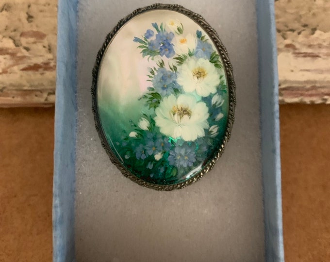 Beautiful Vintage Hand Painted Carved Shell And White Metal Brooch