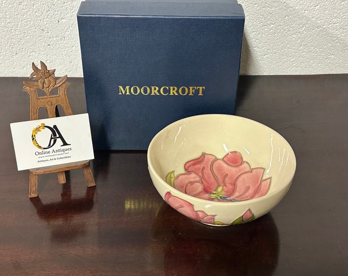 Beautiful Moorcroft Magnolia Floral Design Bowl With Moorcroft Box