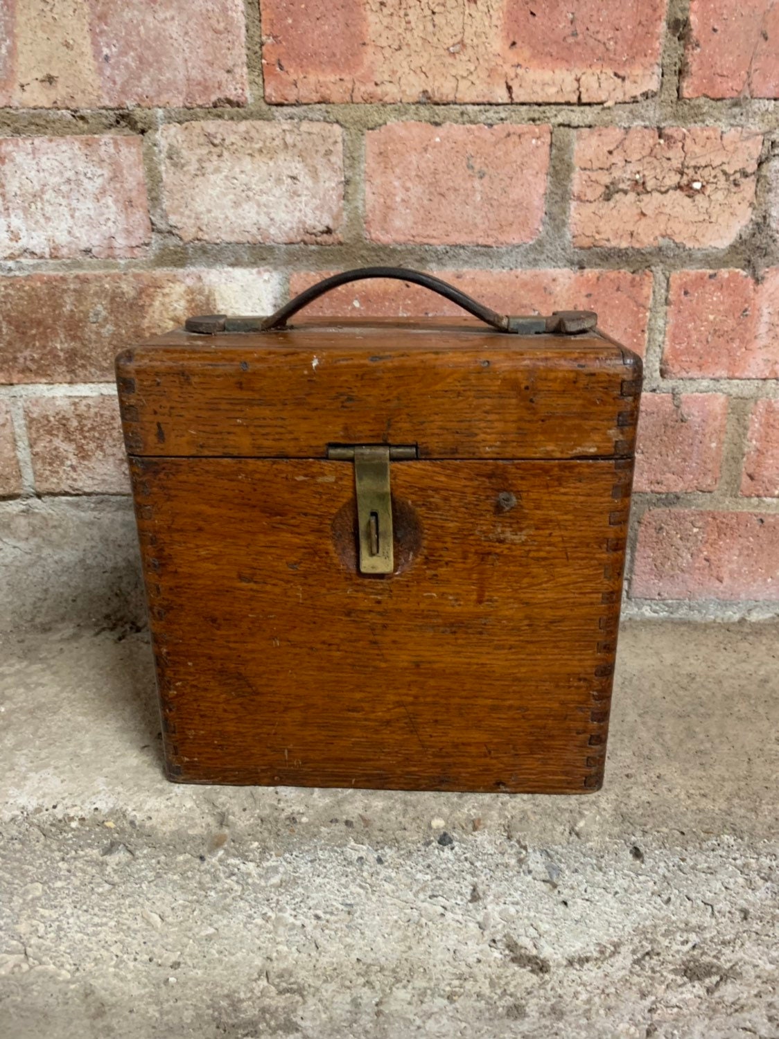 Vintage Pigeon Racing Clock In A Dovetailed Wooden Case