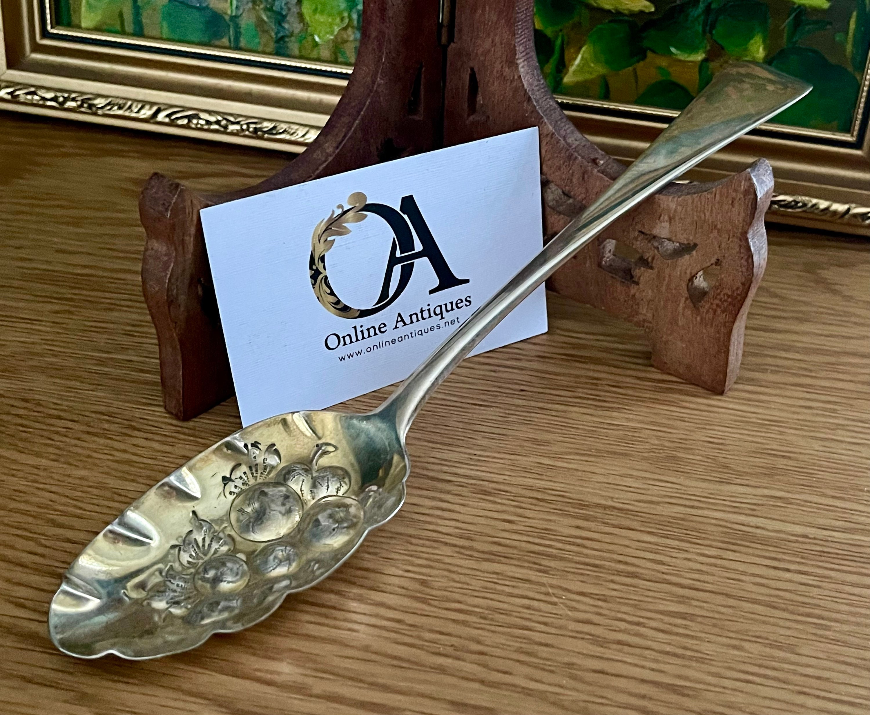 【激安大特価！】 Berry Silver III George Spoon Hallmarked Bowl Gilded With カトラリー
