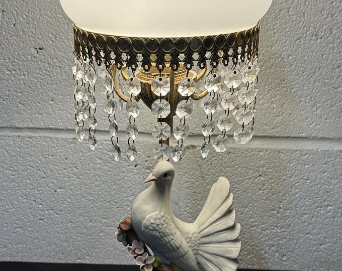 Beautiful Vintage Capodimonte Cesare Villari Dove Sculpture Table Lamp - in full working order