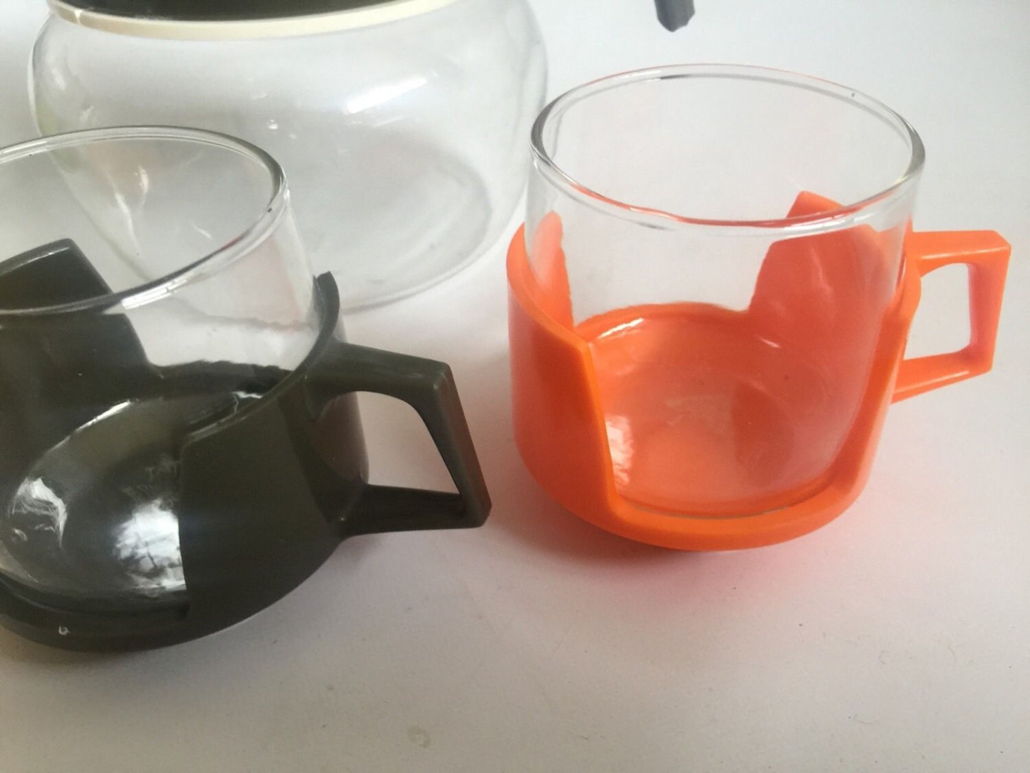 Retro 1960's/1970's JAJ Pyrex Glass And Plastic Holder Camping Tea Set