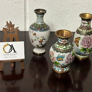 Tres hermosos jarrones de porcelana cloisonné chinos vintage