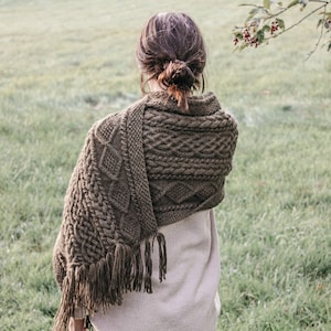 Easy Shawl Knitting Pattern PDF | Triangle Wrap Scarf | Lightweight Beginner Knit | Cozy Layering Accessory | Instant Download | Cable Knit