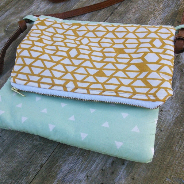 fold over zipper purse, satchel bag, triangle fabric, geometric fabric, crossbody purse