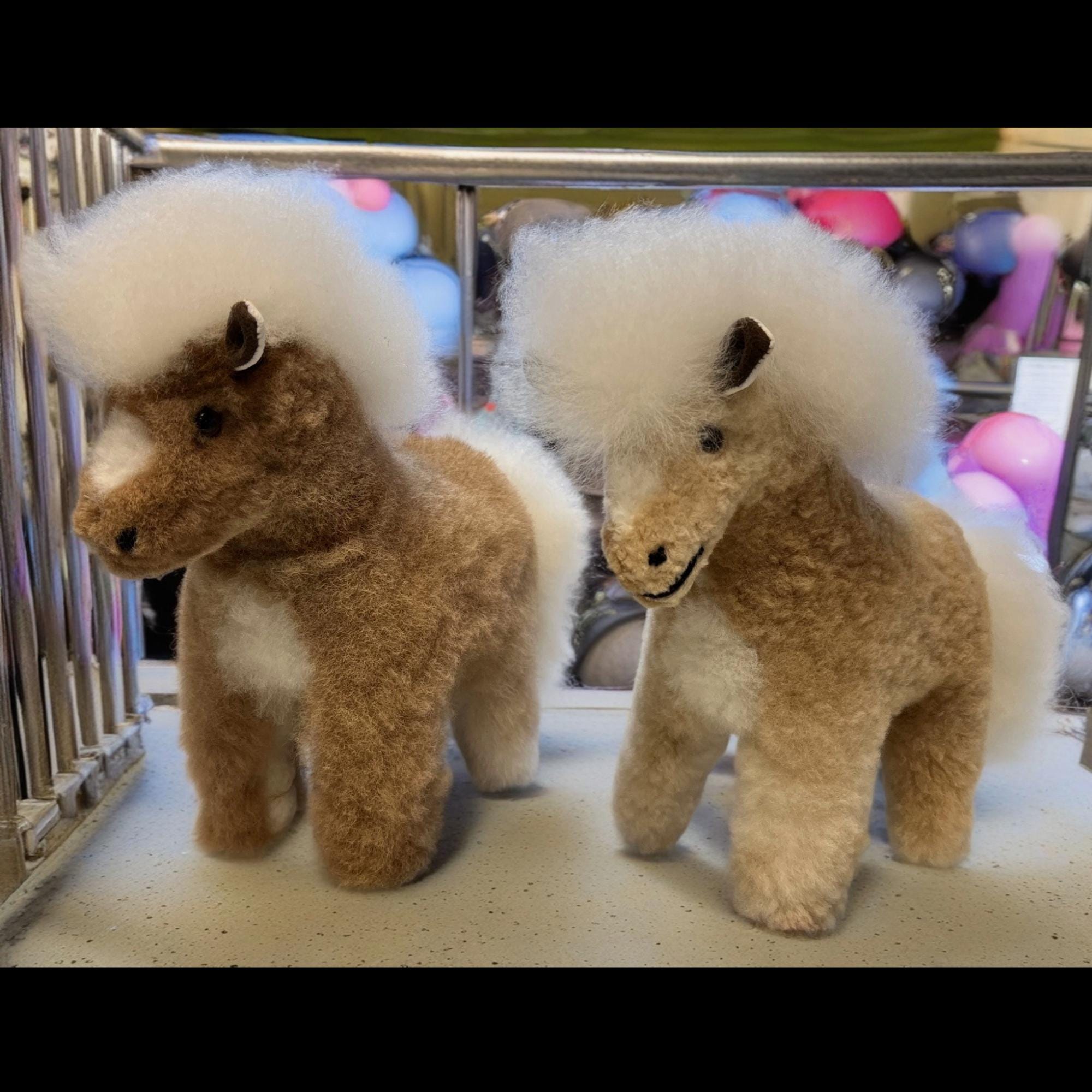 手作りベビーアルパカ繊維馬ぬいぐるみ：ユニークな動物の装飾 - Etsy 日本
