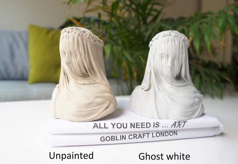 Buste de femme voilée en béton, statue de mariée Raphaelle Monti Ghost White