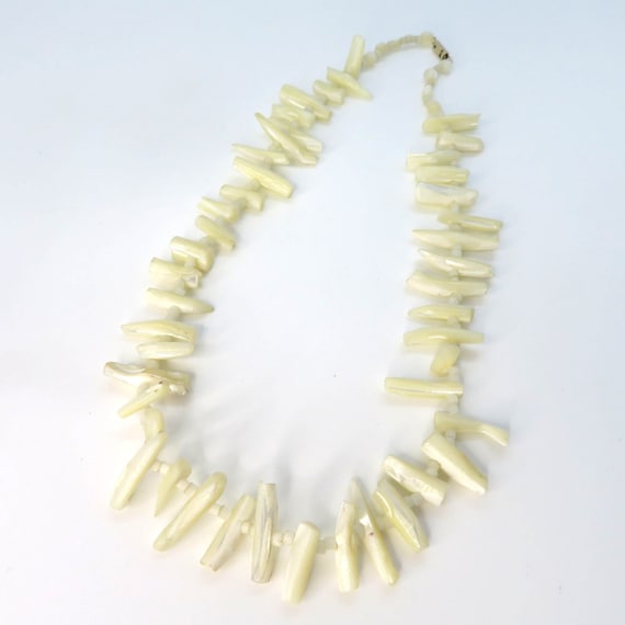 Vintage 60s Handcrafted Mother of Pearl Necklace
