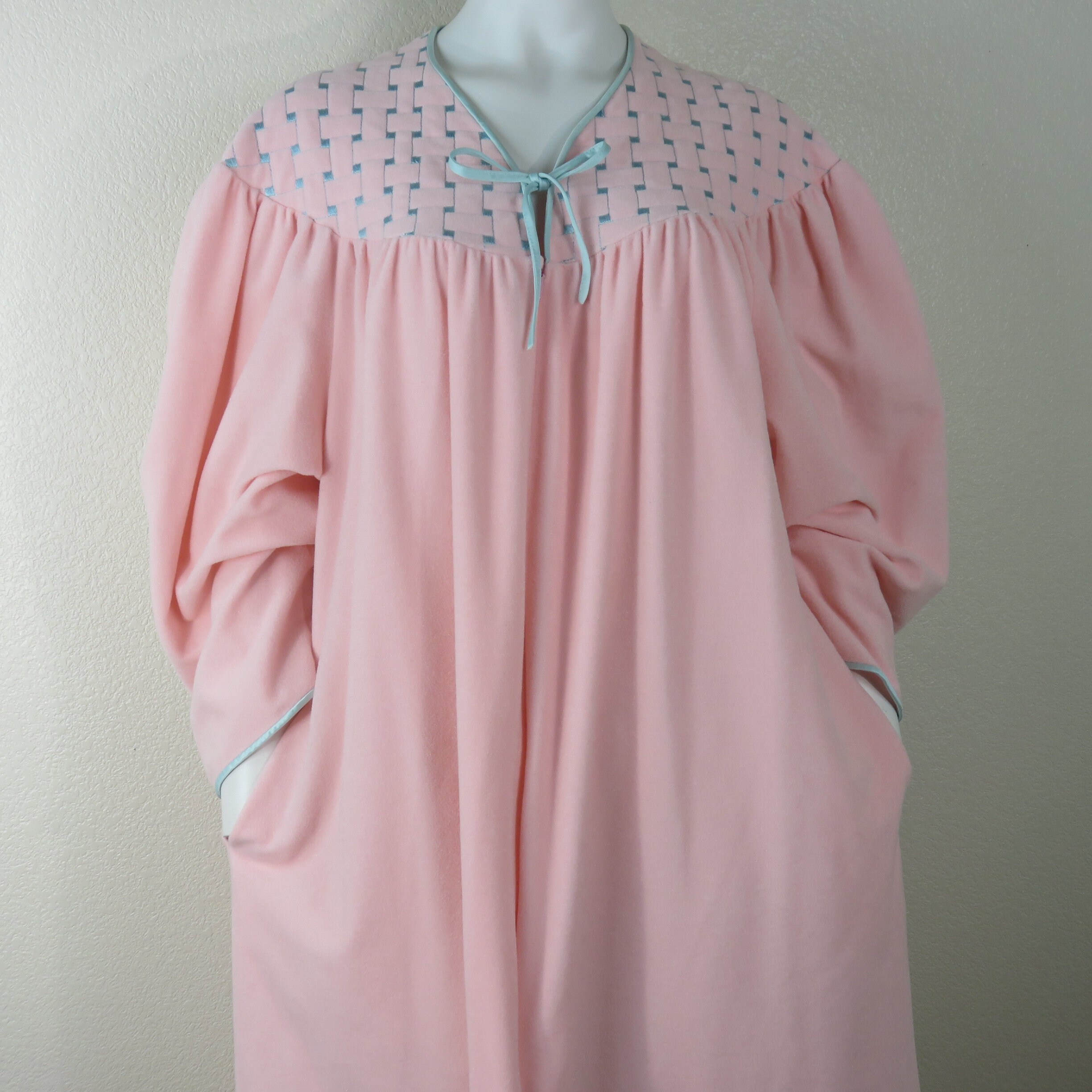 Vintage 70s Vanity Fair Robe Housecoat Pink Velour Size XL | Etsy