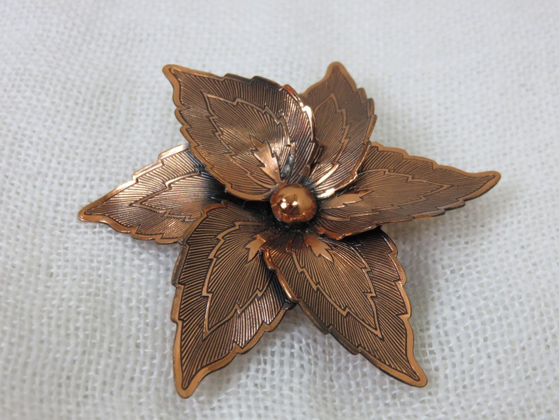 Vintage 1950s Copper Floral Pin Brooch 2.5/'/' Round Hand Crafted Unmarked Layered 3 Dimensional Mid-Century Style