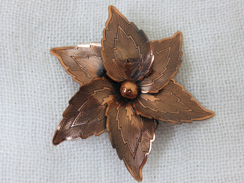 Vintage 1950s Copper Floral Pin Brooch 2.5/'/' Round Hand Crafted Unmarked Layered 3 Dimensional Mid-Century Style