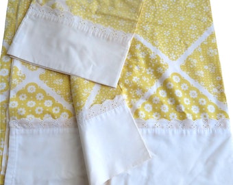Vintage 70s Wamsutta Yellow Floral Sheet Set TWIN 1 Flat 1 Standard Pillowcase