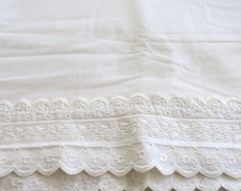 Vintage 90s Y2K JC Penny Queen Flat Sheet White Eyelet Embroidery Scalloped Edge Cottage Core Victorian