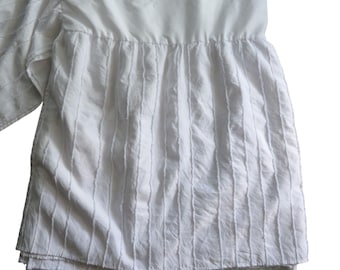 White Full Size Bed Skirt Vertical Textured Chenille Pin Stripe Fabric 18" Drop Elegant Design Bedroom Décor