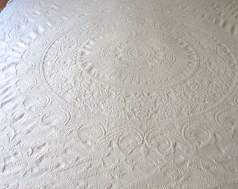 Narzuta na łóżko z bawełny szenilowej w kolorze kości słoniowej, wzór, frędzle, rozmiar King, szer. 120" x dł. 120"