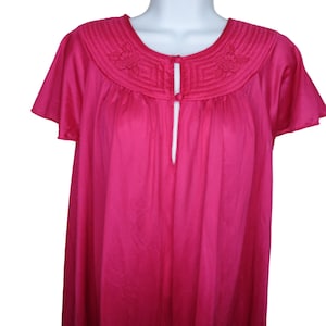 Vintage Kayser Knee Length Nylon Nightgown M Pink Quilted Roses Buttons Short Sleeve Modest USA Made