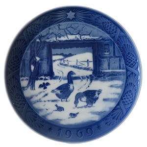 Vintage 1969 Christmas &#39;In The Old Farmyard&#39; Royal Copenhagen Christmas Plate Geese Snow Birds