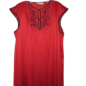 Vintage 60s Vandemere Full Length Red Nylon Nigthgown L Sleeveless Black Pipping Made in USA