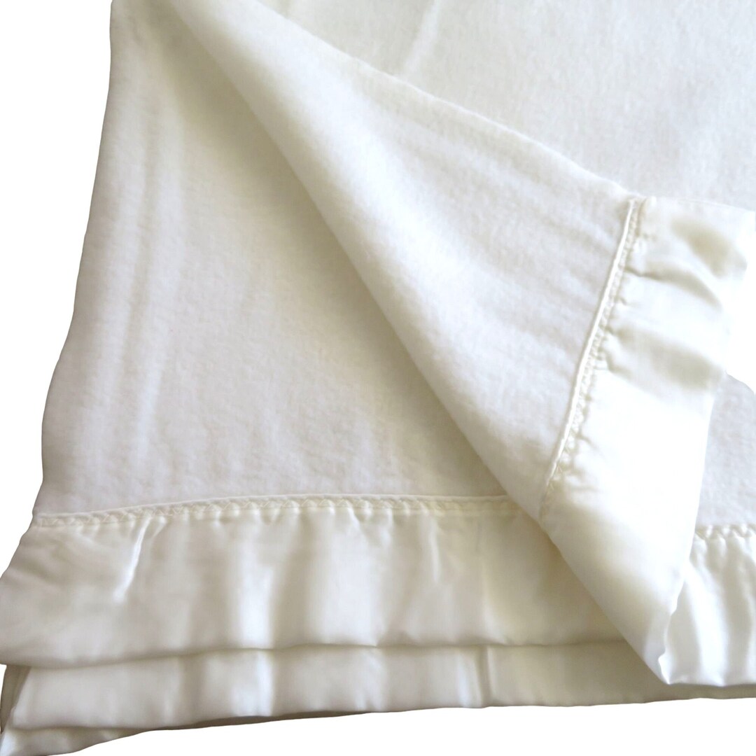 Vintage Twin Acrylic Thermal Blanket White Satin Trim 72 X 88 USA Made