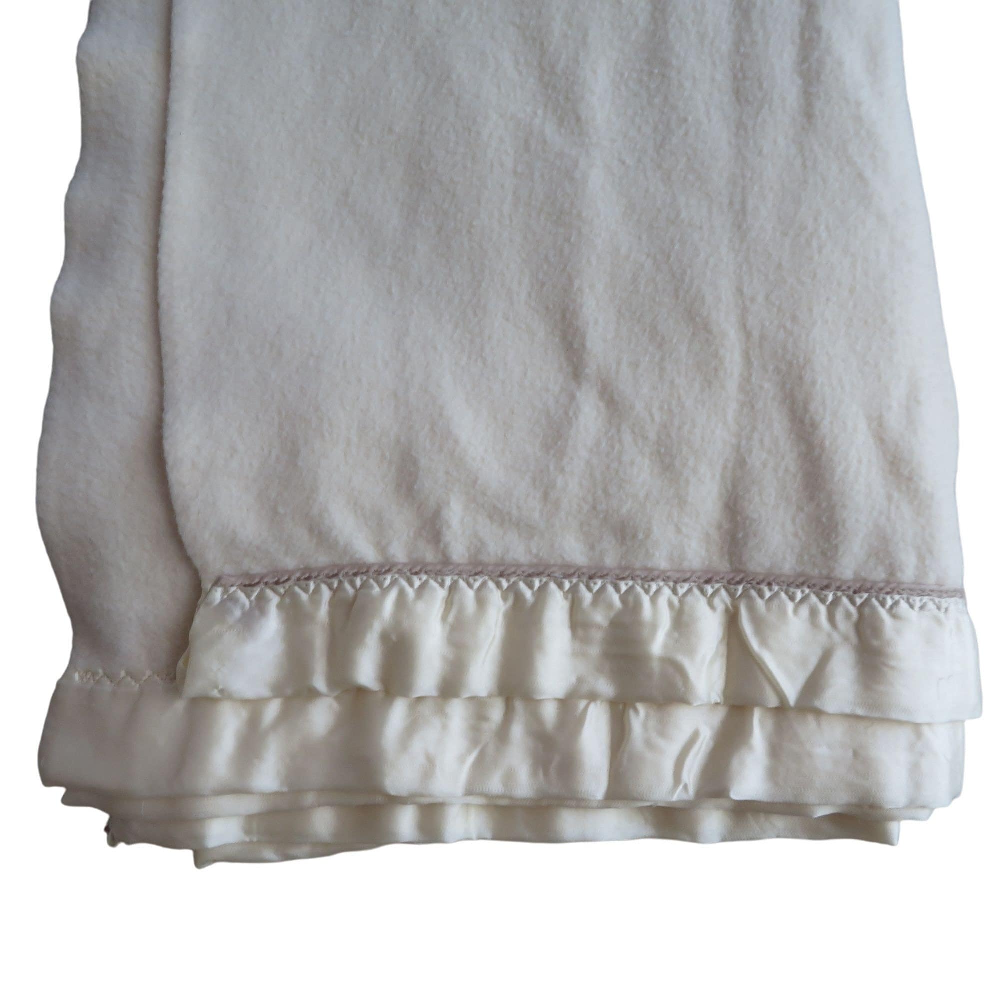 Vintage Queen Acrylic Thermal Blanket Beige Satin Trim 64 X 86 Etsy
